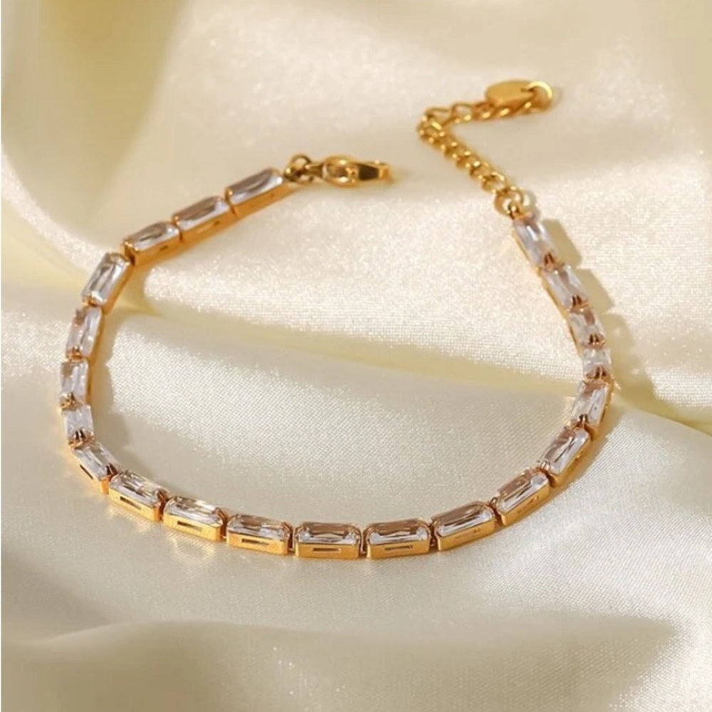Erenitys Bracelet in White✨